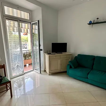 Baia Lunare Apartment *